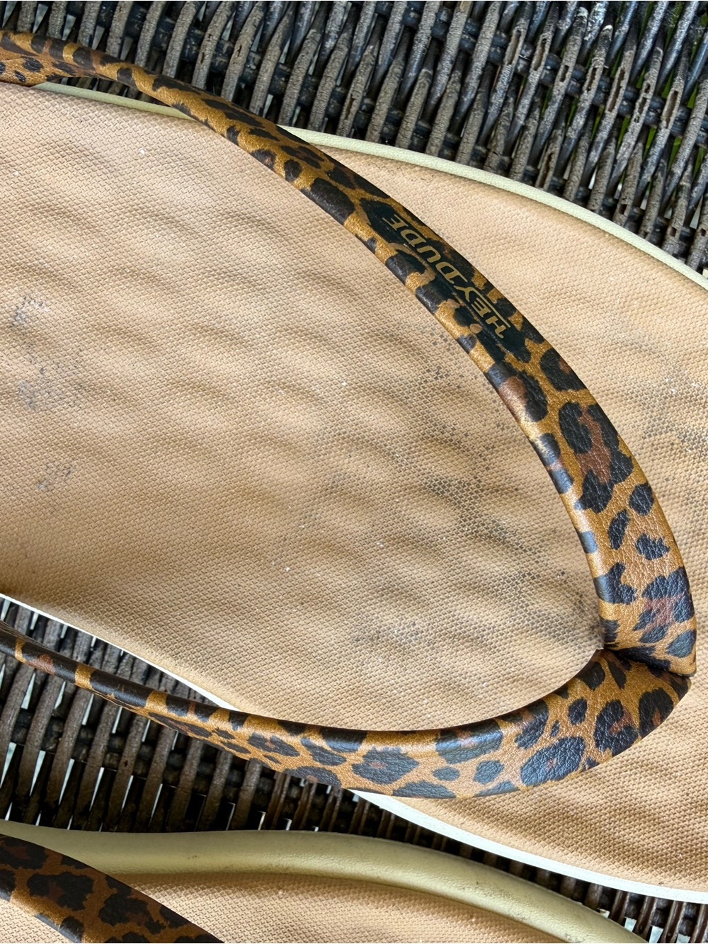 Hey Dude Maui Breeze Leopard Print Flip Flops. Great shape. Size W9 = Women’s 9 - Picture 5 of 16